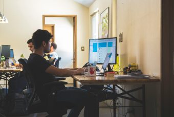 alvaro-reyes-6avV9oeHxfo-unsplash